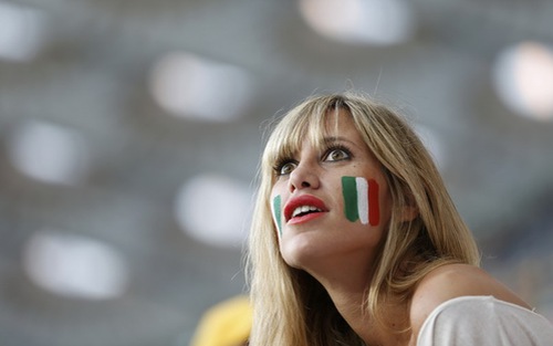 Người thất bại Italia: Màu thiên thanh phủ kín những trái tim